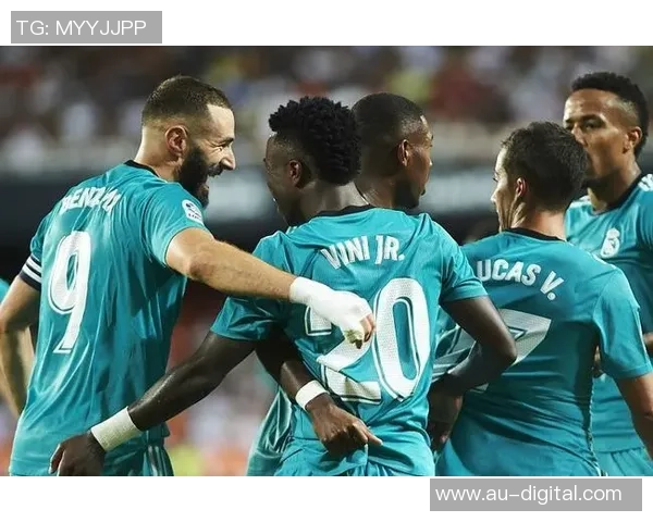 维尼修斯闪耀巴黎 光芒照耀法国首都