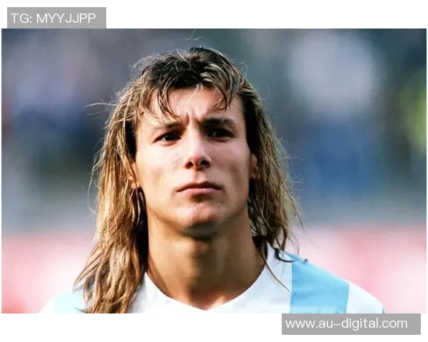 足球场上20号球星的崛起与挑战 他如何成为球队的关键人物