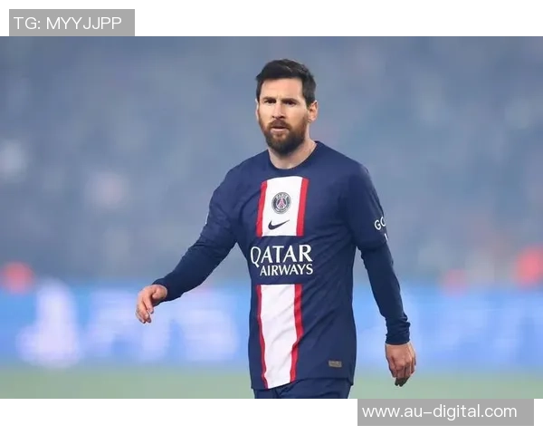 足球球星飞铲引发赛场风波裁判判罚引争议各方激辩公平与激情 足球球星飞铲引发赛场风波裁判判罚引争议各方激辩公平与激情